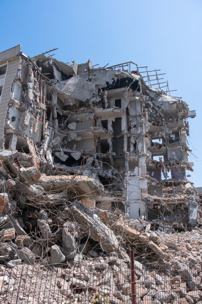 拆除旧建筑。建筑垃圾。图片下载