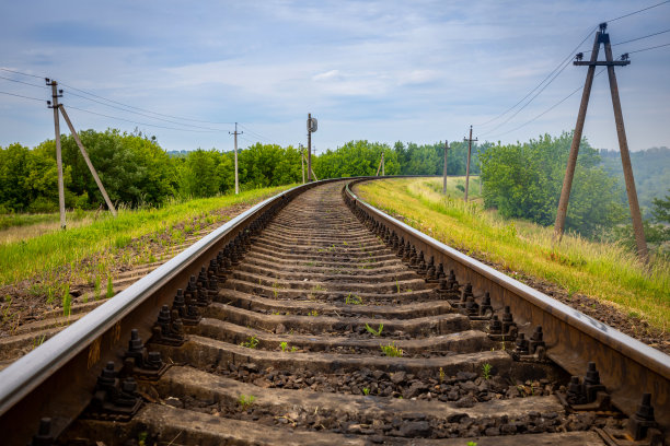 铁路:用于运输重型货运列车的铁路图片下载