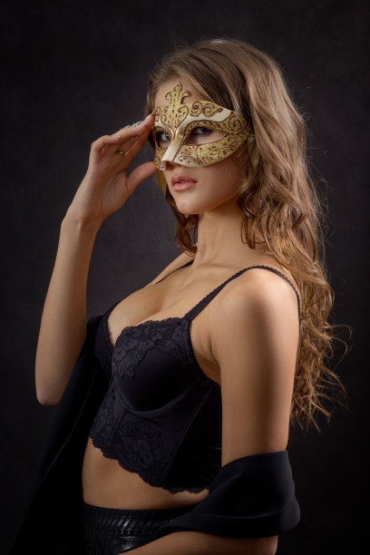 面具的女人图片下载