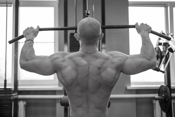 引体向上的人图片下载