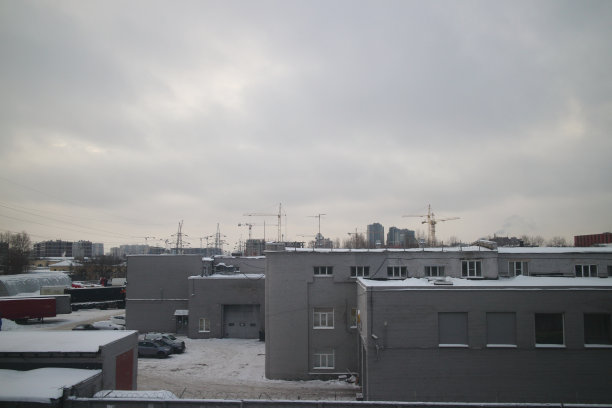 一个下雪的冬天的晚上图片下载