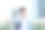 亚洲年轻英俊的大学生在城市街道图片下载