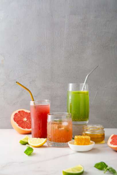 寒冷的夏季饮料水果冰茶蜂蜜苏打潘趣空间图片下载