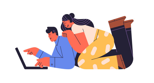 一对情侣躺在一起用笔记本电脑放松图片下载