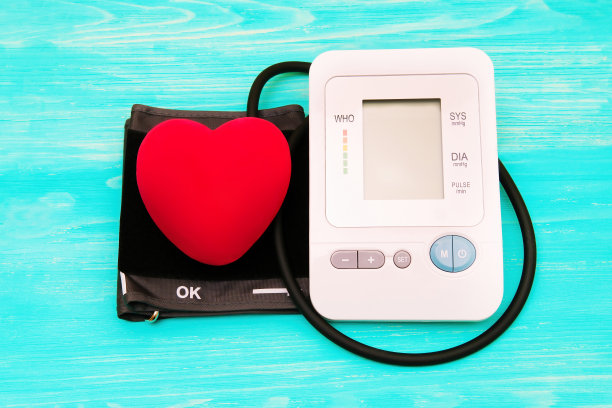 血压计上还有一个大大的红心形状图片下载