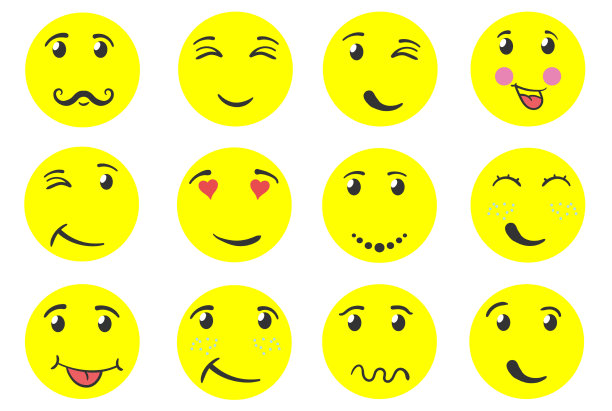 滑稽的脸微笑的雪人在手里画的涂鸦图片下载