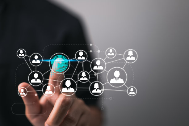 一位高管用他的指纹激活了一个配备了尖端技术的网络面板。图片下载