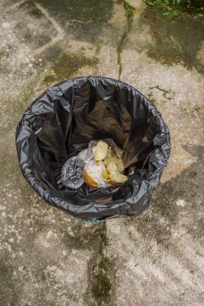 塑料垃圾桶图片下载