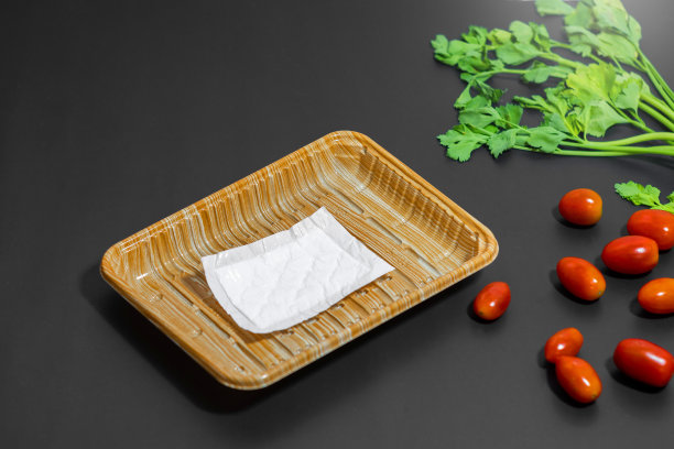 超市出售的塑料包装牛肉，具有良好的食品吸附性，适合食品店销售图片下载