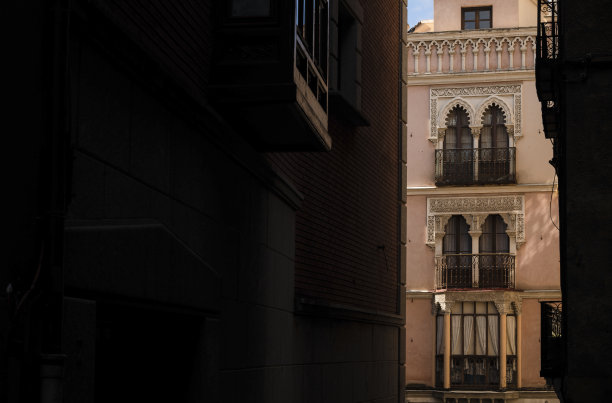 西班牙托莱多的建筑立面图片下载