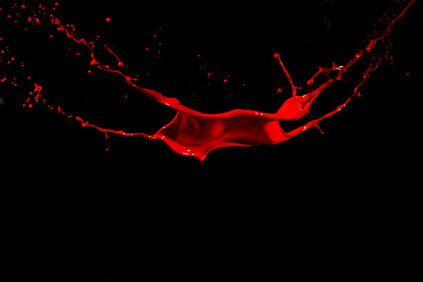 孤立的红色油漆与黑色背景图片下载