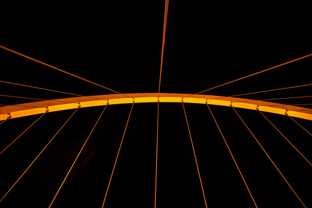 夜间照明桥悬索桥-天津，中国图片下载