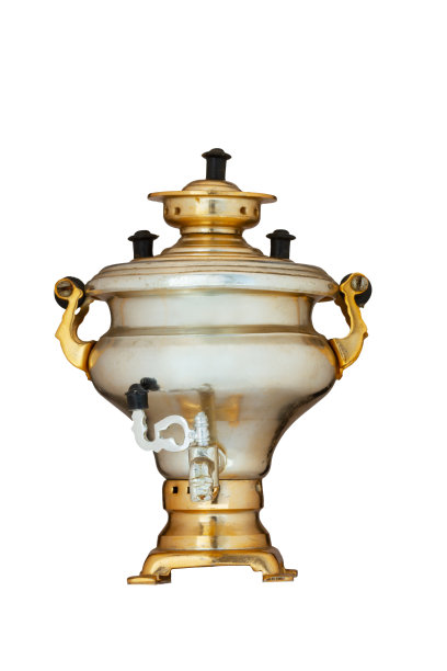 银铬金属传统俄罗斯茶炊孤立在白色背景。图片下载