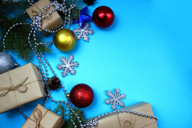 圣诞背景与礼物和装饰。图片下载