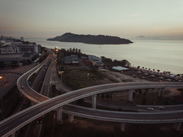 鸟瞰东南亚最长的交通大桥图片下载