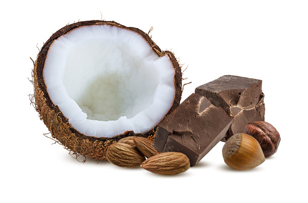 椰子，巧克力块，杏仁，榛子分离白图片下载