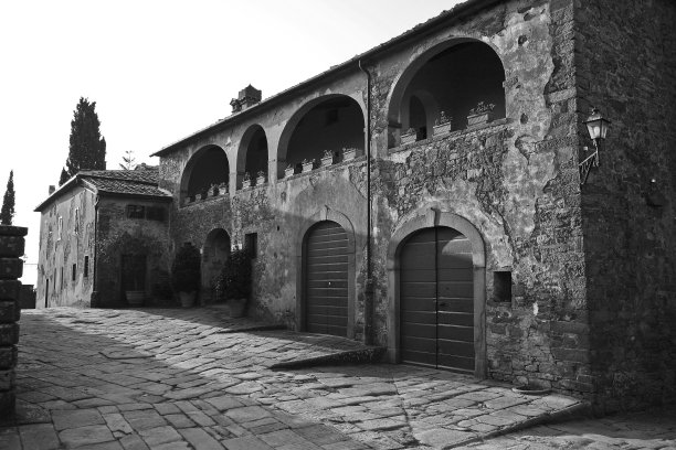 意大利的黑白城市和历史悠久的城市图片下载