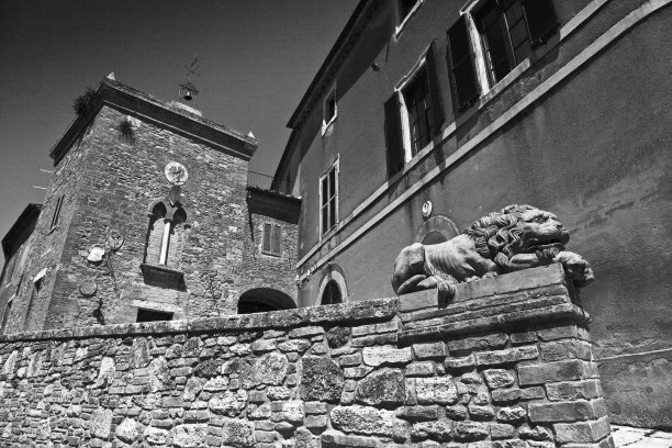 意大利的黑白城市和历史悠久的城市图片下载