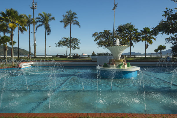 桑托斯。青蛙喷泉和海滩花园。图片下载