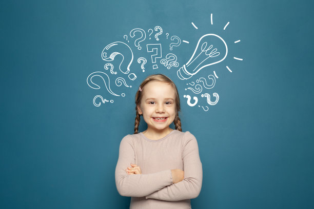 少女微笑的肖像。成功，理念，创新理念图片下载