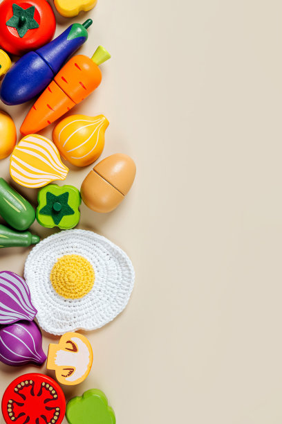 木制水果游戏设置。可持续的木制游戏假装切割蔬菜和水果。可爱的孩子在厨房玩玩具图片下载