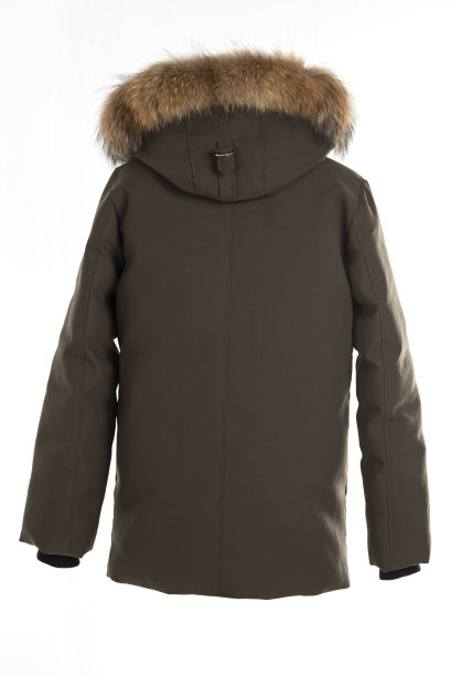 黑色大衣孤立在白色背景。图片下载