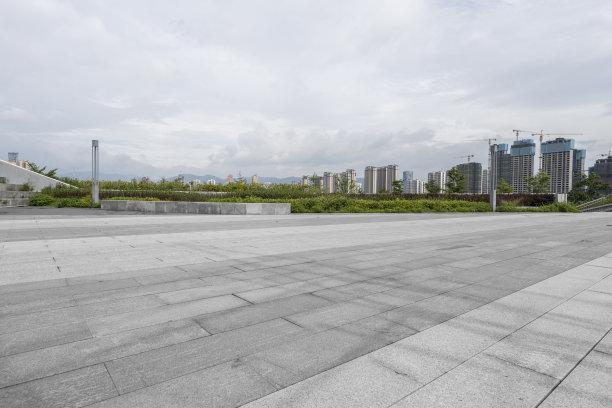现代城市外空荡荡的广场图片下载