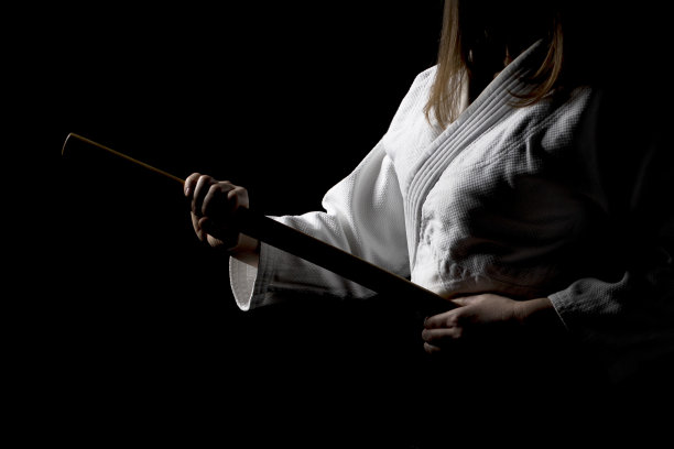 战斗姿势与博肯黑色背景图片下载