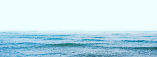 蓝色的海水和白色的天空图片下载