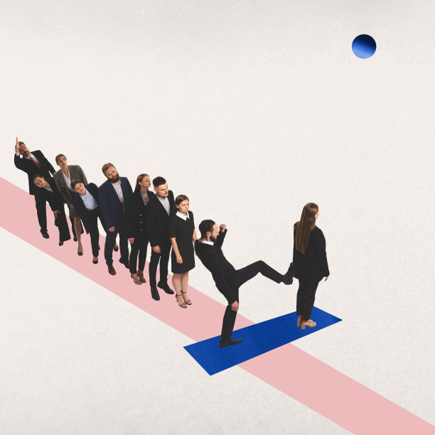 当代艺术拼贴。概念上的形象。一群人站成一排。男人把女人推到悬崖边。操纵图片下载