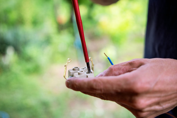 专业电工的工作图片下载
