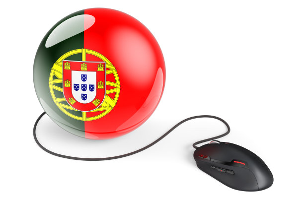 带葡萄牙国旗的电脑鼠标。葡萄牙互联网网络概念。三维渲染图片下载