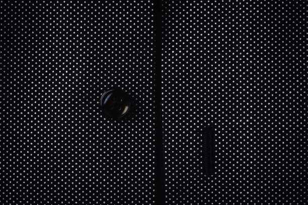 深色男士衬衫的特写。副本的空间。图片下载