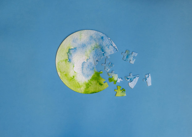 地球仪形状的拼图图片下载