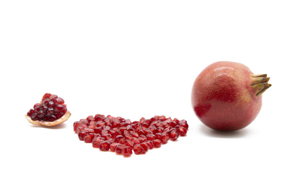石榴在白色的背景图片下载