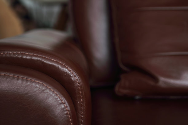 皮椅上图片下载