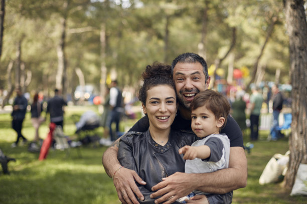 幸福的家庭照片。图片下载