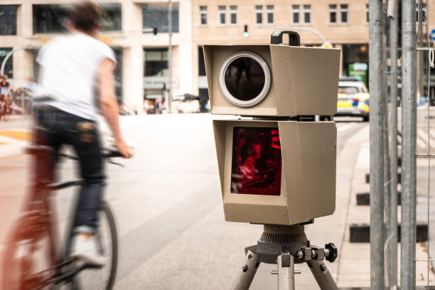 雷达测量在步行区图片下载