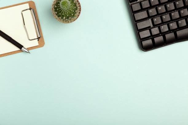 平躺在家工作图片下载