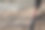 手在花园里开滴灌龙头图片下载