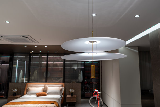 房间里一盏个性化的灯图片下载