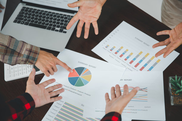 风险和规划。对业务团队失望。失望的表现。在危机、失败、破产、工作中。图片下载