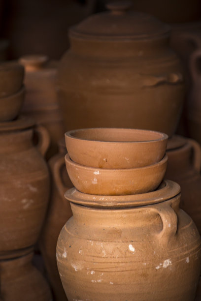 一个叠一个的陶土图片下载