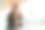 亚洲商业女性在办公室穿着正式的西装愉快地使用智能手机和工作图片下载
