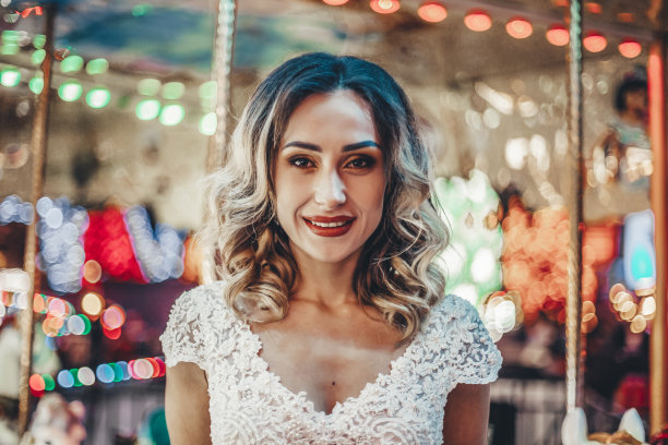 圣诞照片美丽的女人与雪图片下载