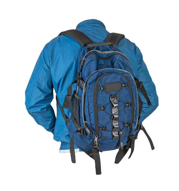 黑色背包，红色夹克，白色背景。图片下载