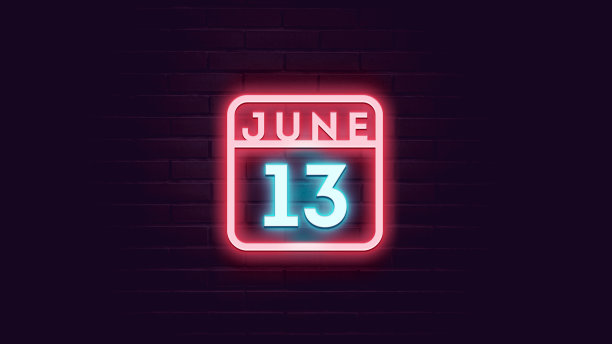 6月13日日历与霓虹蓝色和红色霓虹灯在砖的背景图片下载