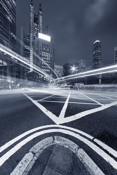 香港市中心夜间的交通状况图片下载