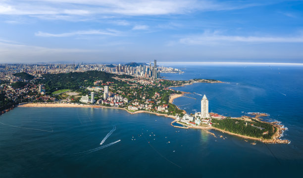 青岛城市海岸线建筑景观航拍图片下载