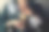 能源创新灯泡与未来产业的发电图标图形界面在女性手中。可持续发展和替代能源的概念。“n图片下载